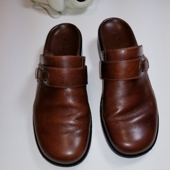 Clark's size 9 brown slip-on clogs/mules - Picture 2 of 8